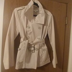 Short trench coat
